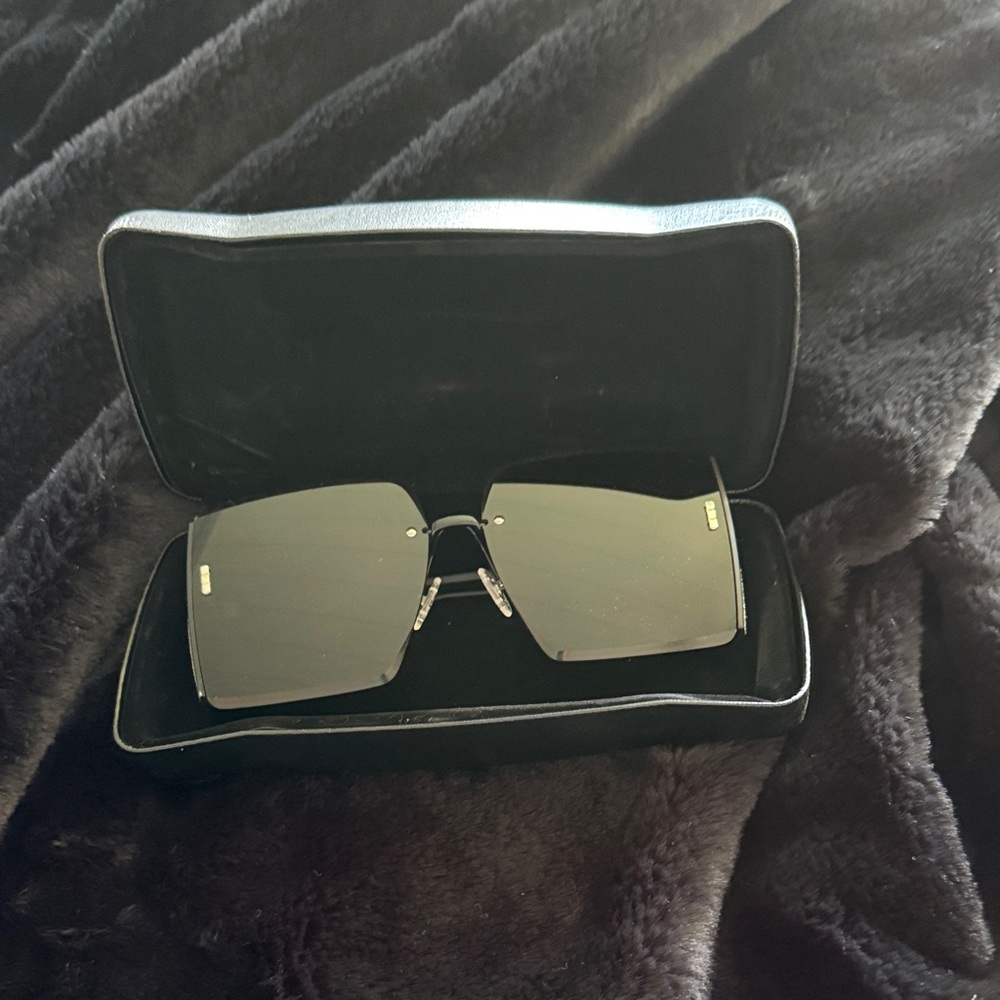 NWOT Black Oversized Sunglasses